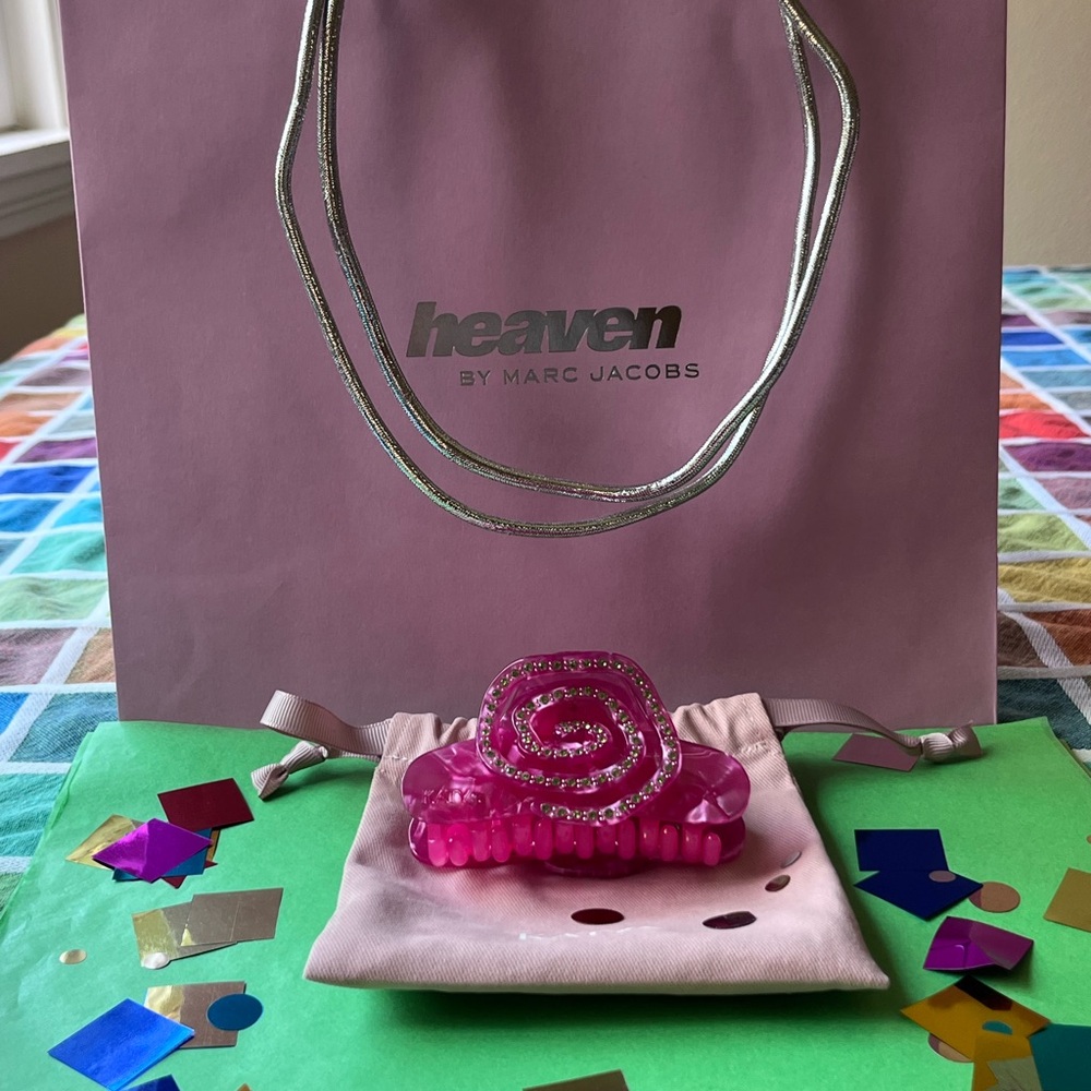 💐 HEAVEN BY MARC JACOBS ROSE HAIR CLIP 💐 NWT 💐